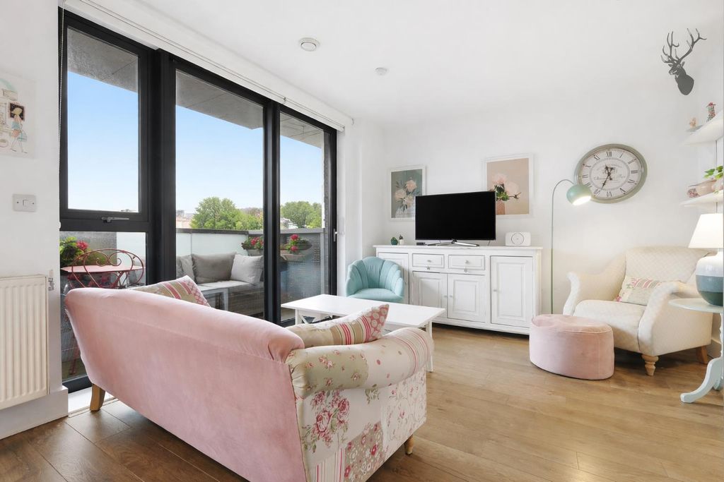 Property photo 1 of 20