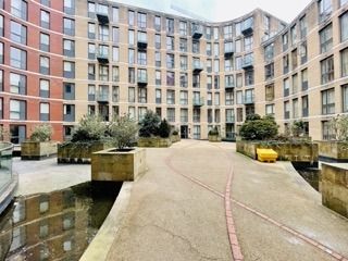 Property photo 1 of 7 Stylish One-Bedroom Apartment In Birminghamâ€™S i-Land Development