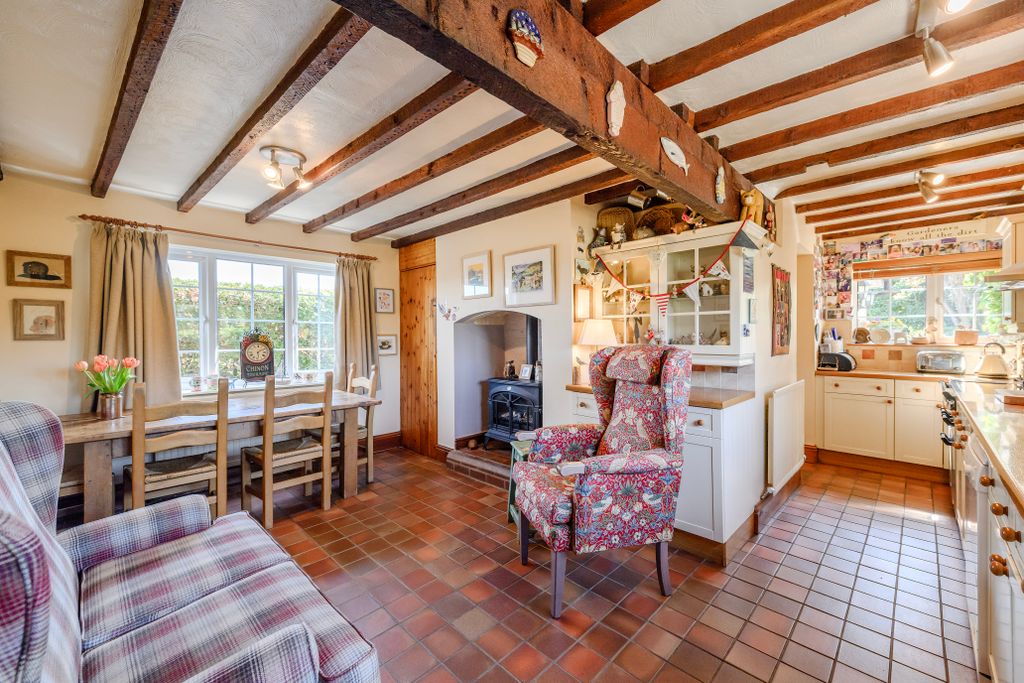 Property photo 3 of 31 Kitchen/Breakfast Room