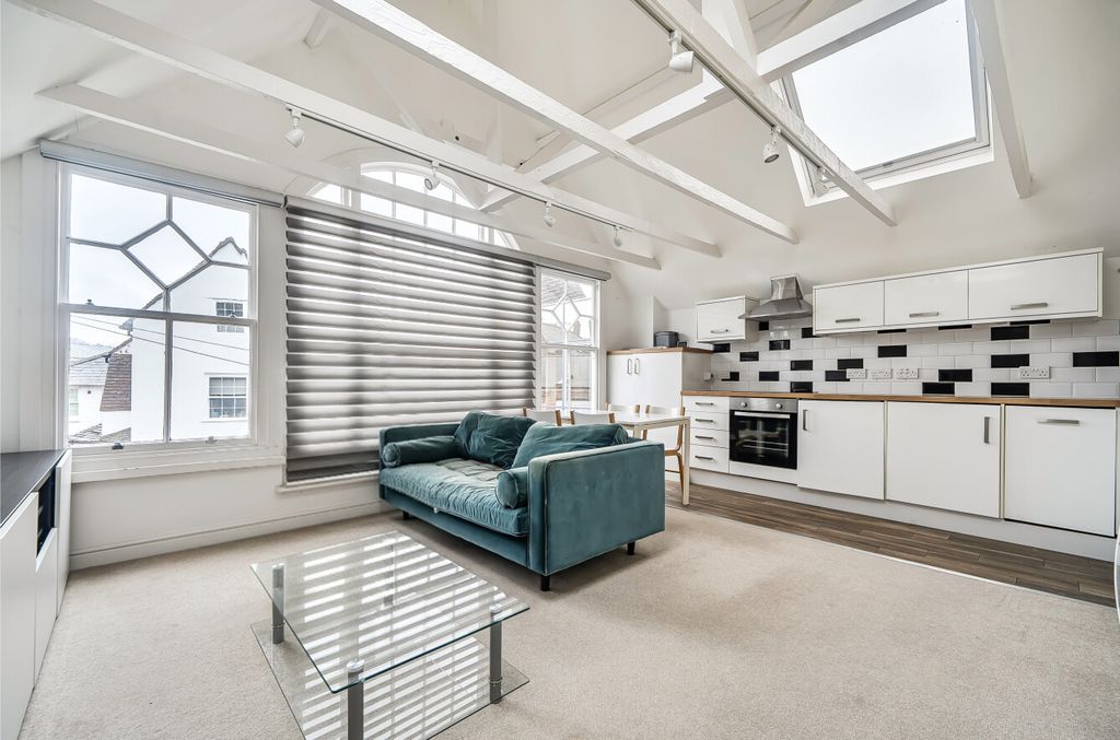 Property photo 1 of 14 1397142-20-696E04...