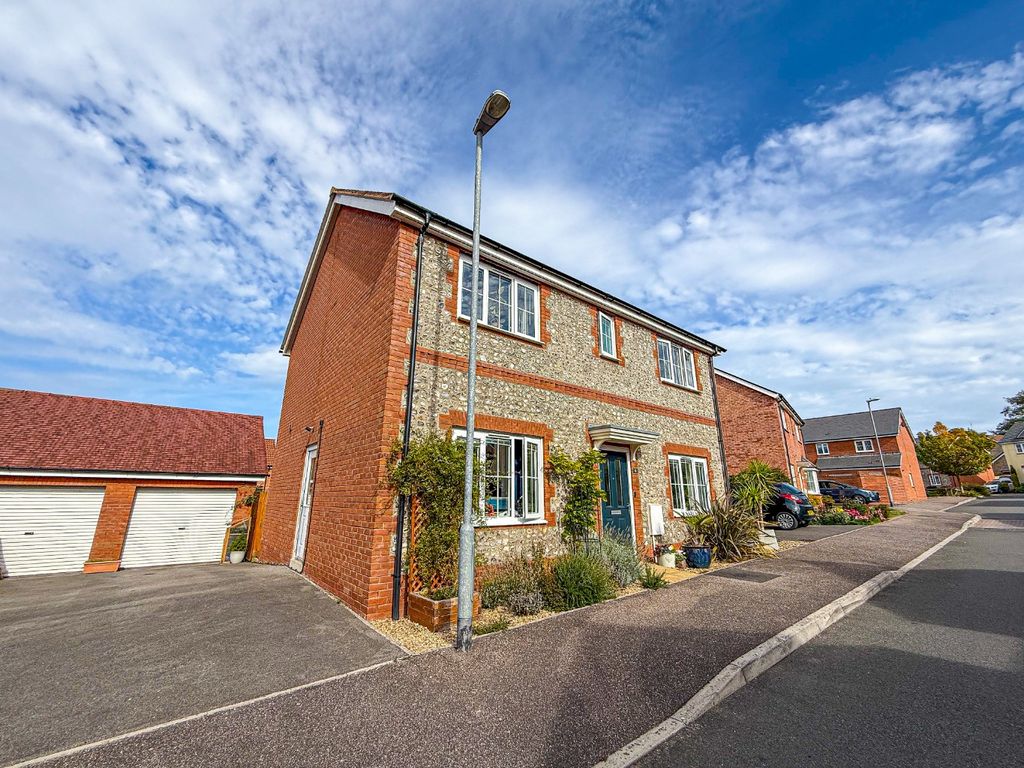 Property photo 1 of 26 3991393