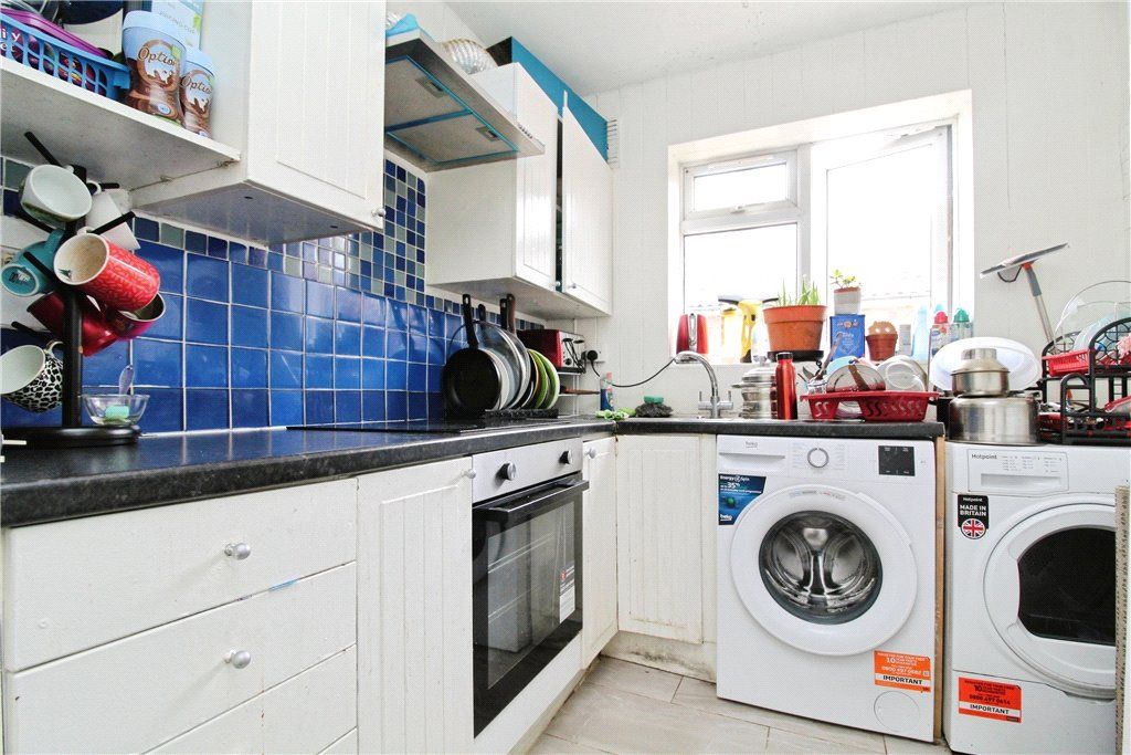 Property photo 1 of 8 Kitchen