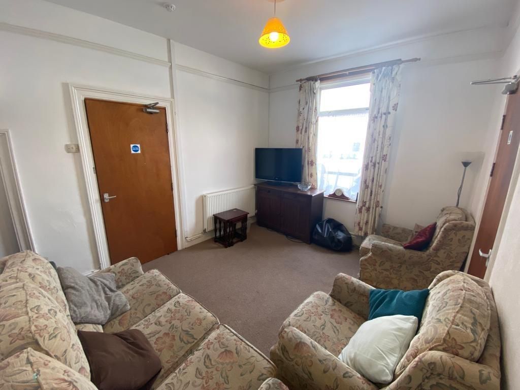 Property photo 3 of 10 Living Room.Jpg