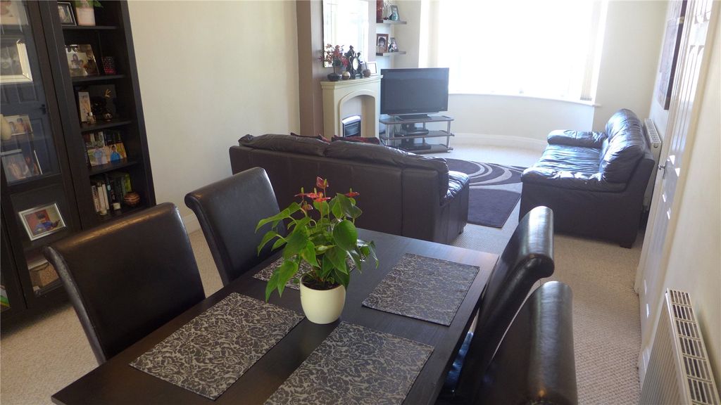 Property photo 2 of 20 Picture No. 02