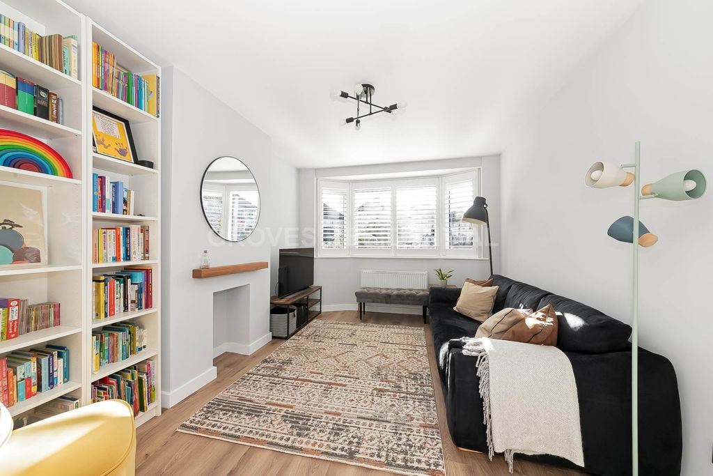 Property photo 3 of 17