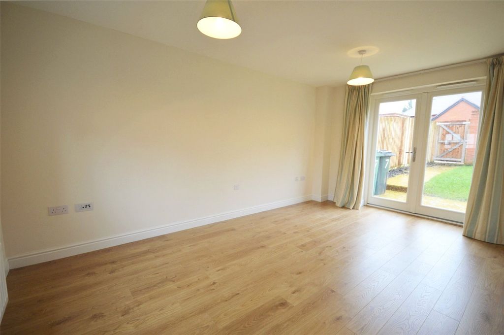Property photo 2 of 8 Picture No. 14