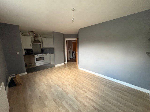 Property photo 3 of 8 Picture No. 06