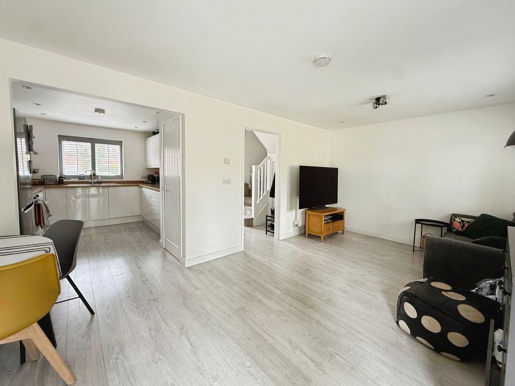 Property photo 2 of 13 L-Shaped Lounge/Diner/Kitchen