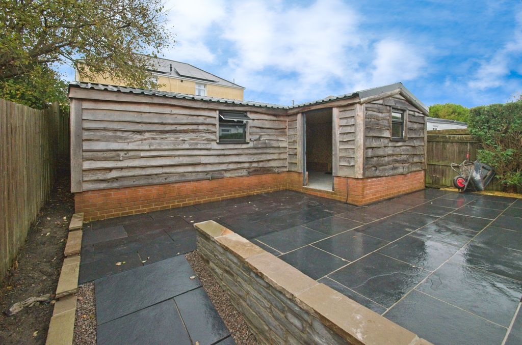 Property photo 2 of 20 Outbuildings