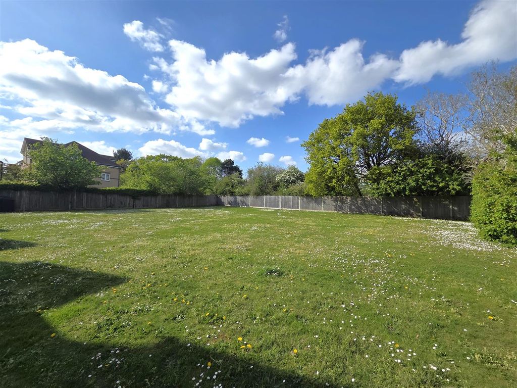 Property photo 2 of 9 20260421_161330.Jpg