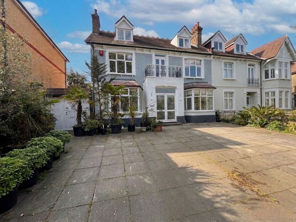 Property photo 1 of 27