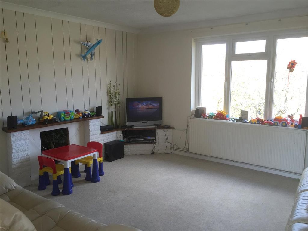 Property photo 2 of 8