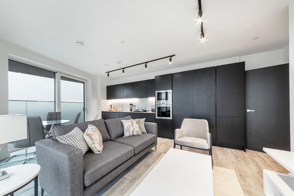 Property photo 2 of 12 W1P 3202 37.Jpeg