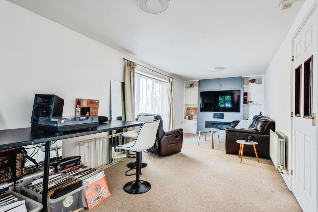 Property photo 3 of 13 Pbox-Img.Jpg