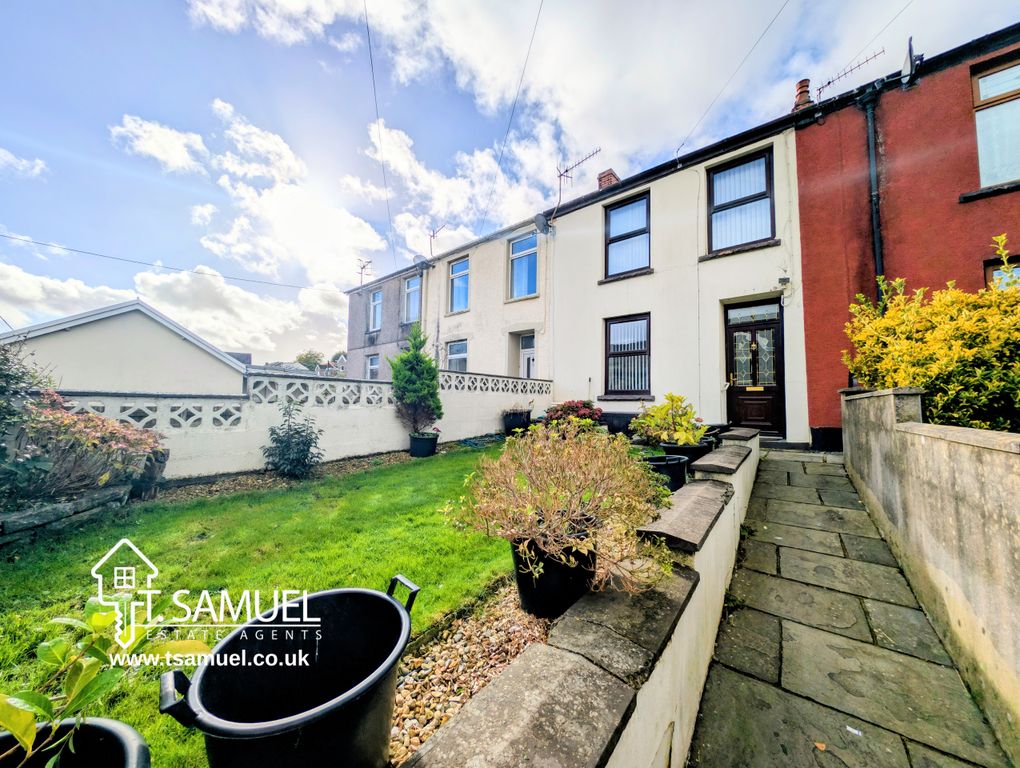 Property photo 1 of 21 Front