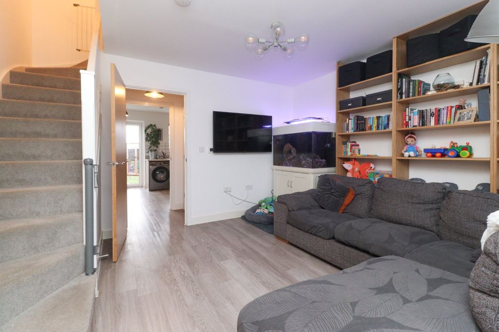 Property photo 3 of 8 Picture 3