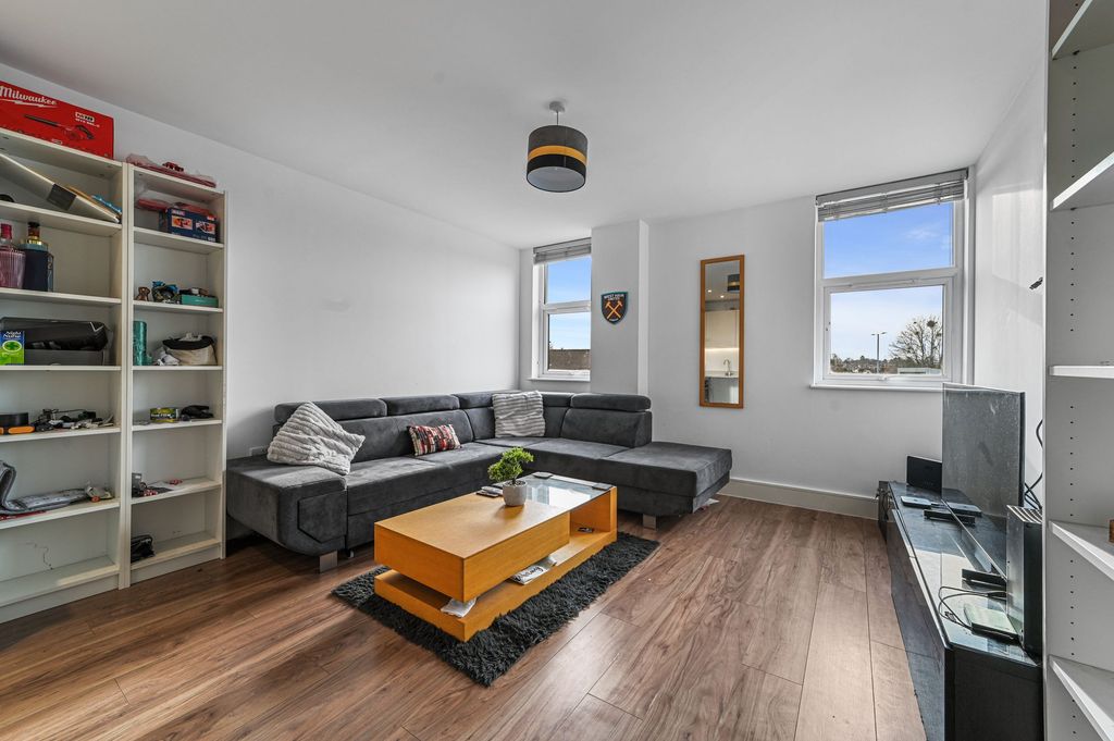 Property photo 2 of 12