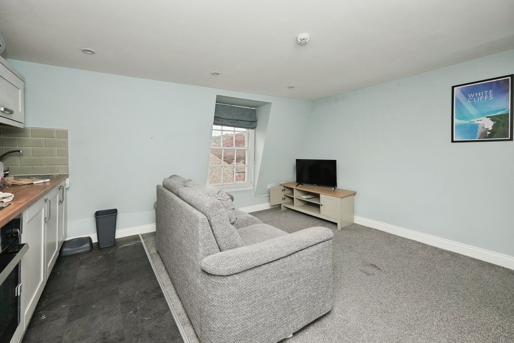 Property photo 3 of 17 Photo