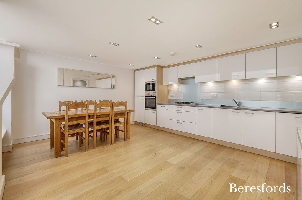 Property photo 2 of 18 Picture No. 06
