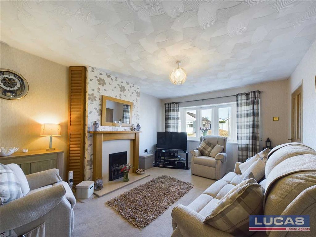 Property photo 3 of 31