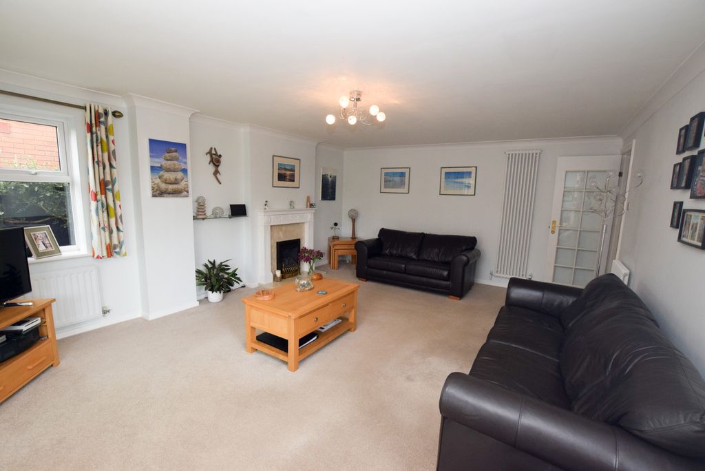 Property photo 2 of 23