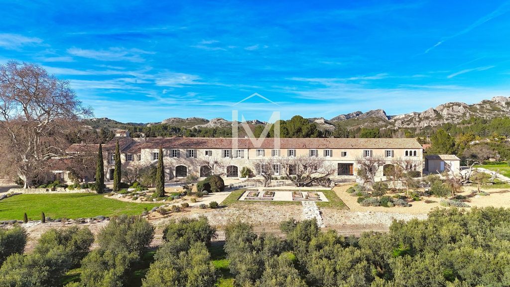 Property photo 1 of 23 Exceptional 1300Sqm Property In The Heart Of The Alpilles — 7.3 Ha Estate With Olive Grove