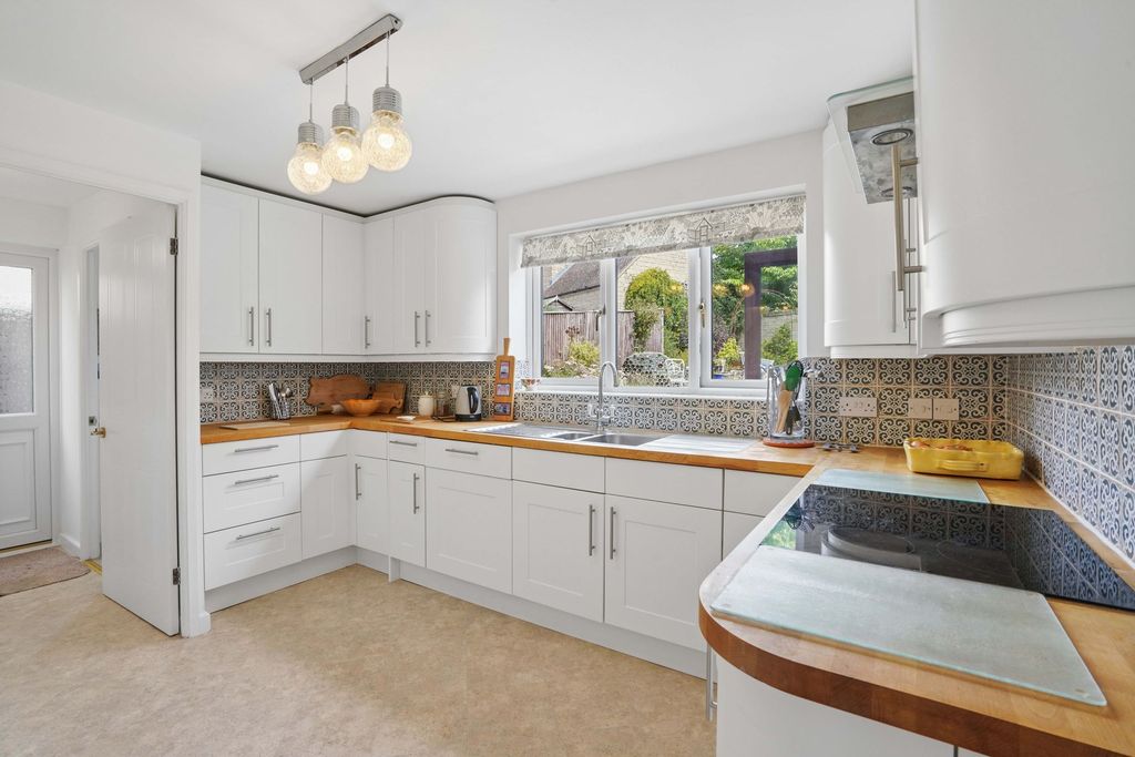 Property photo 3 of 22 Kitchen