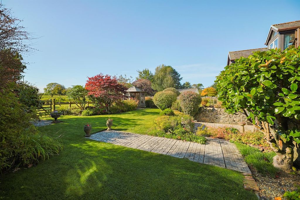 Property photo 2 of 26 1&amp;2 Little Highways Mews - Web (15 Of 55).Jpg