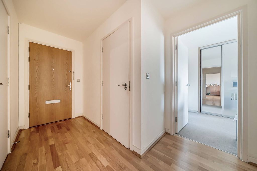 Property photo 3 of 43