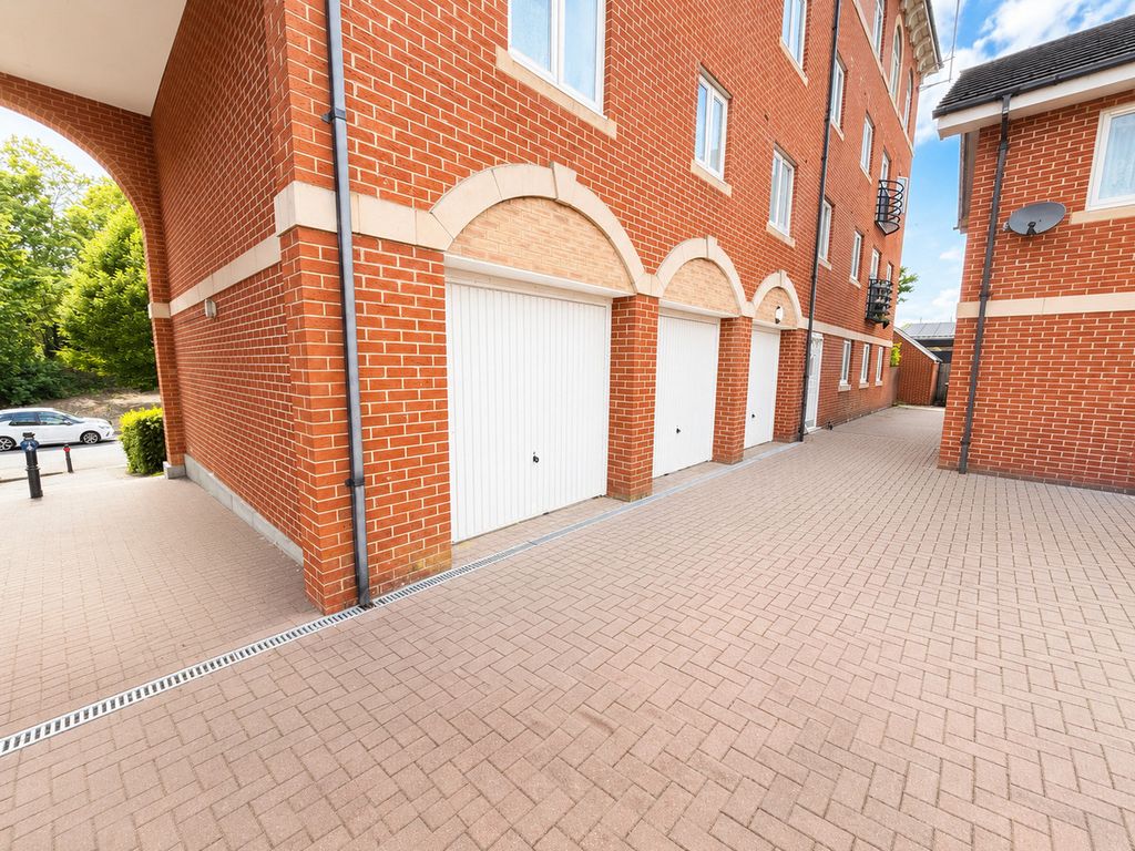 Property photo 2 of 9