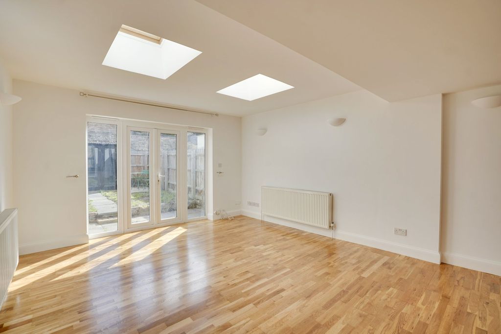 Property photo 3 of 13