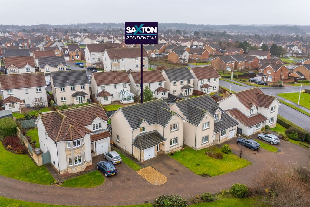 Property photo 3 of 39