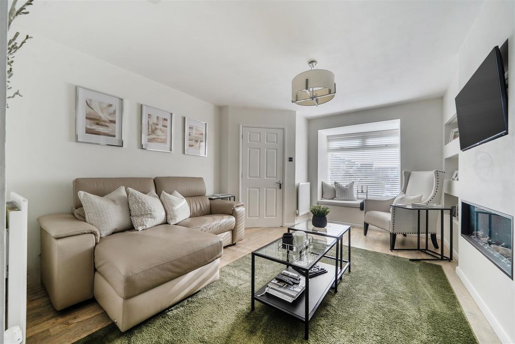 Property photo 2 of 21 1396537-8-695E4c5232B40.Jpg