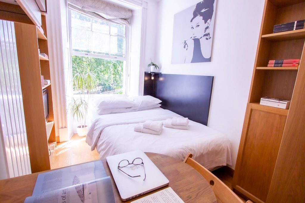 Property photo 1 of 8 Studio To Rent