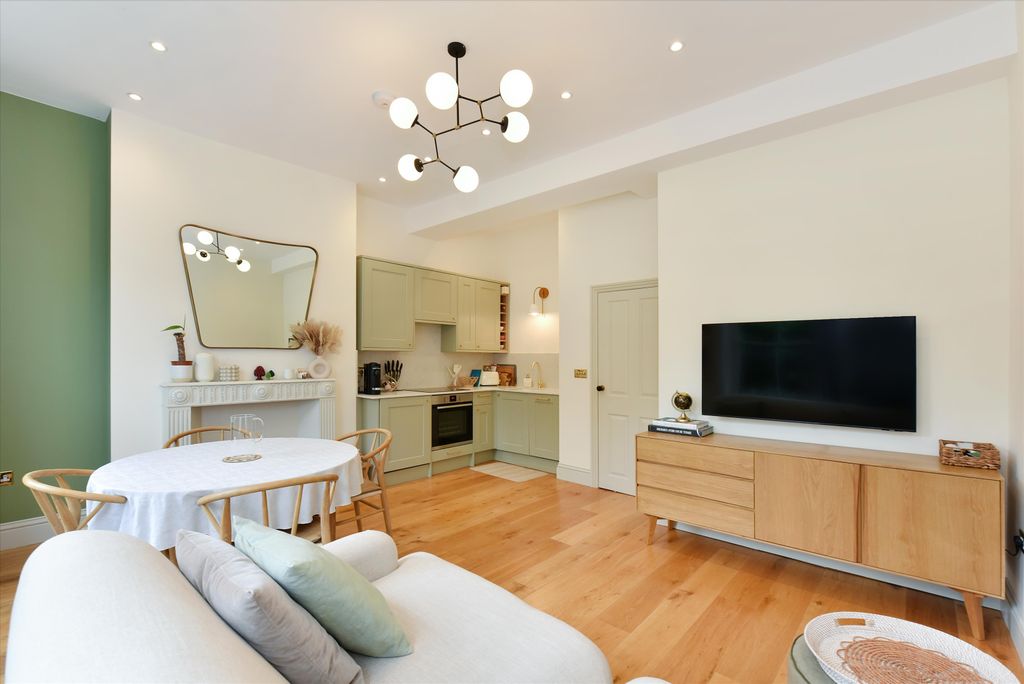 Property photo 2 of 11 Image