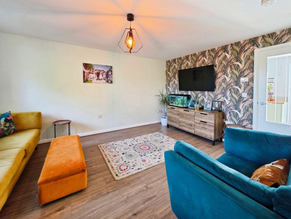 Property photo 3 of 24 Pbox-Img.Jpg