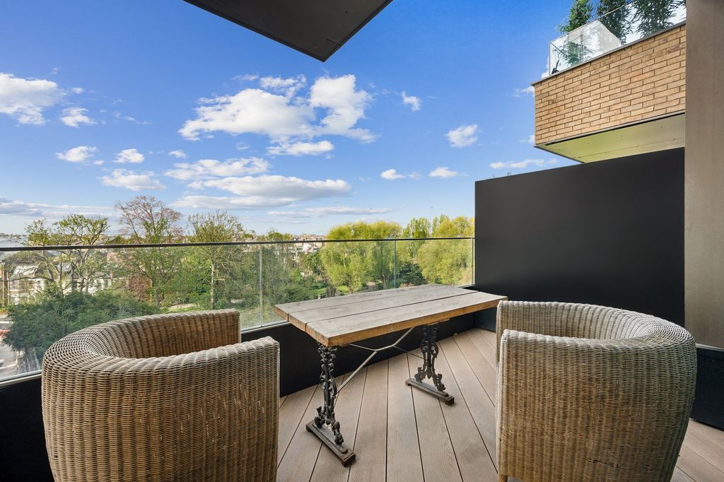 Property photo 2 of 18 Balcony