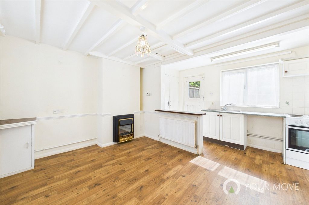 Property photo 2 of 8 Picture No. 18