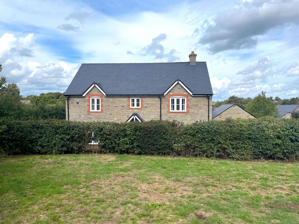 Property photo 1 of 21
