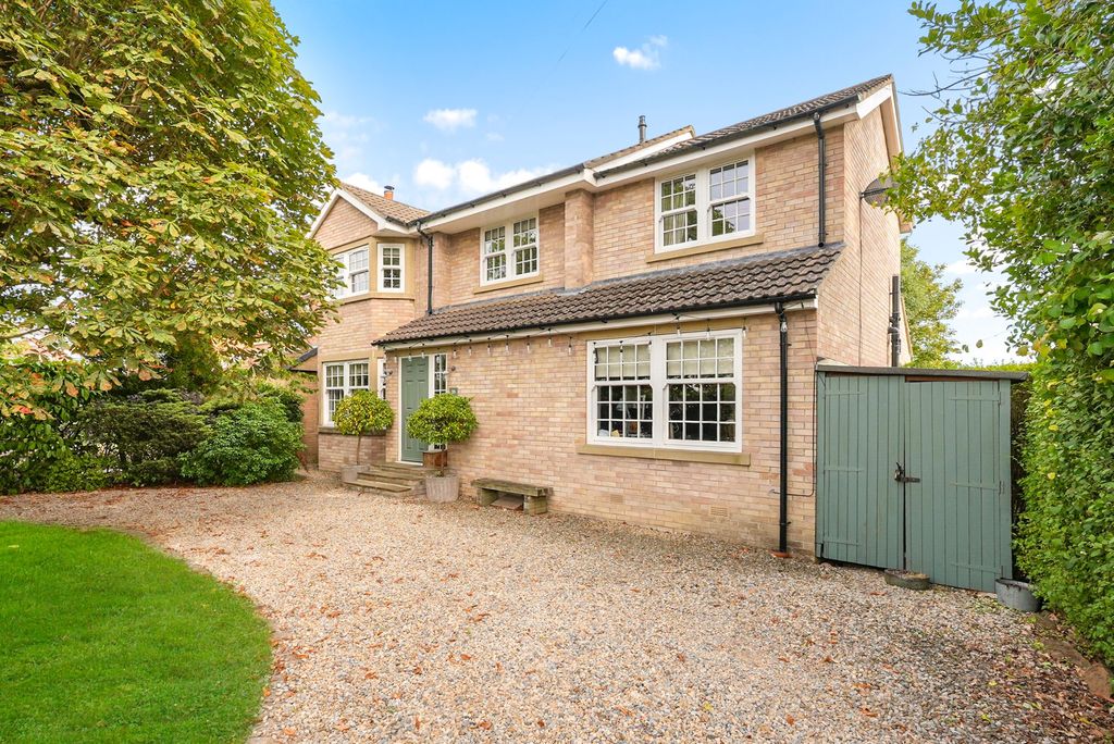 Property photo 1 of 32