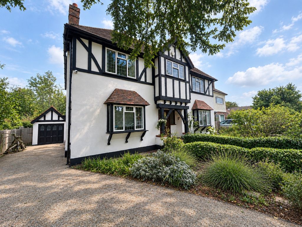 Property photo 1 of 16 Yew Tree