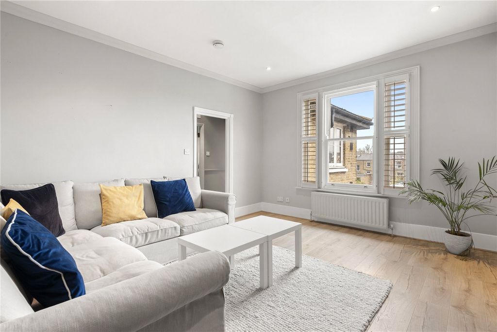 Property photo 2 of 8 Reception