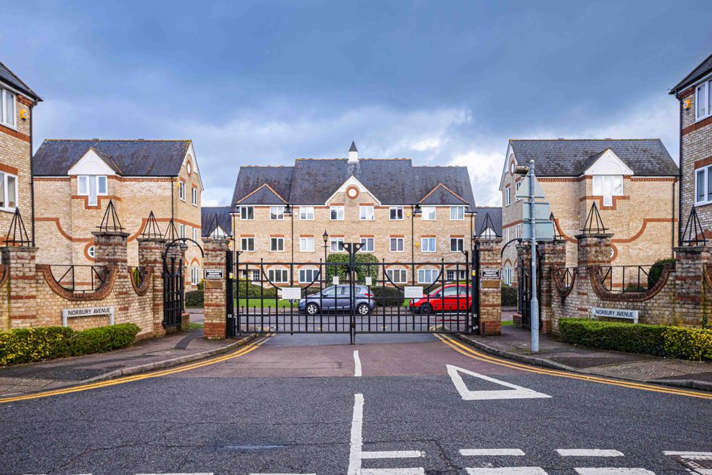 Property photo 1 of 10 162 Norbury Avenue G