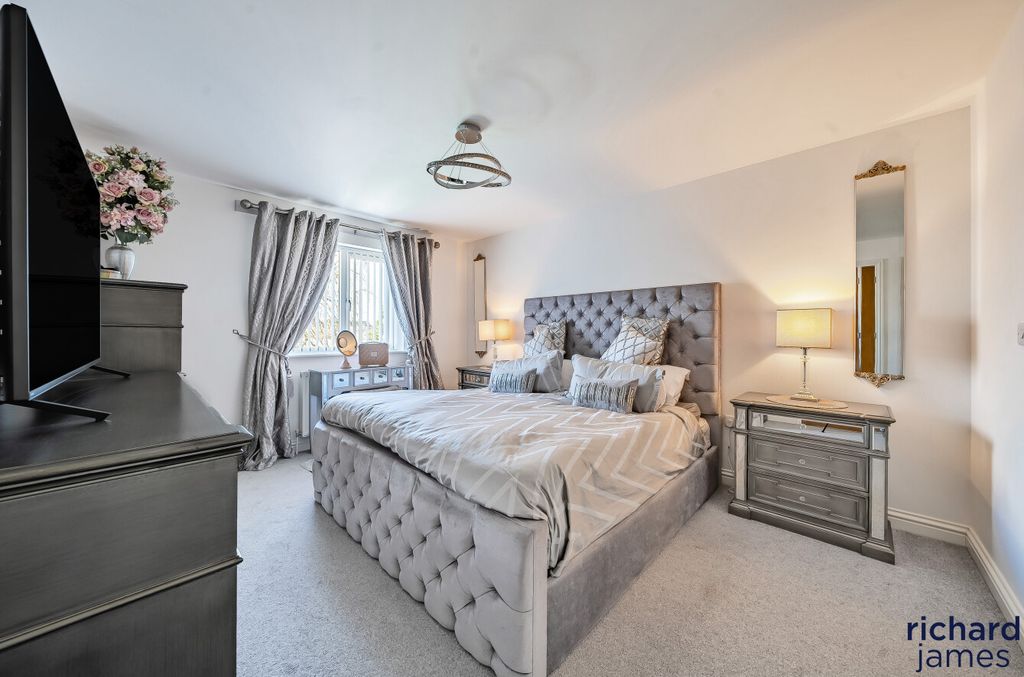Additional image 5 of 4 bed detached house for salePeartree Close, Purton, Swindon, Purton SN5