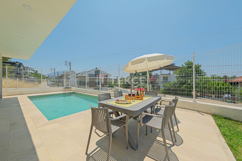 Property photo 3 of 30