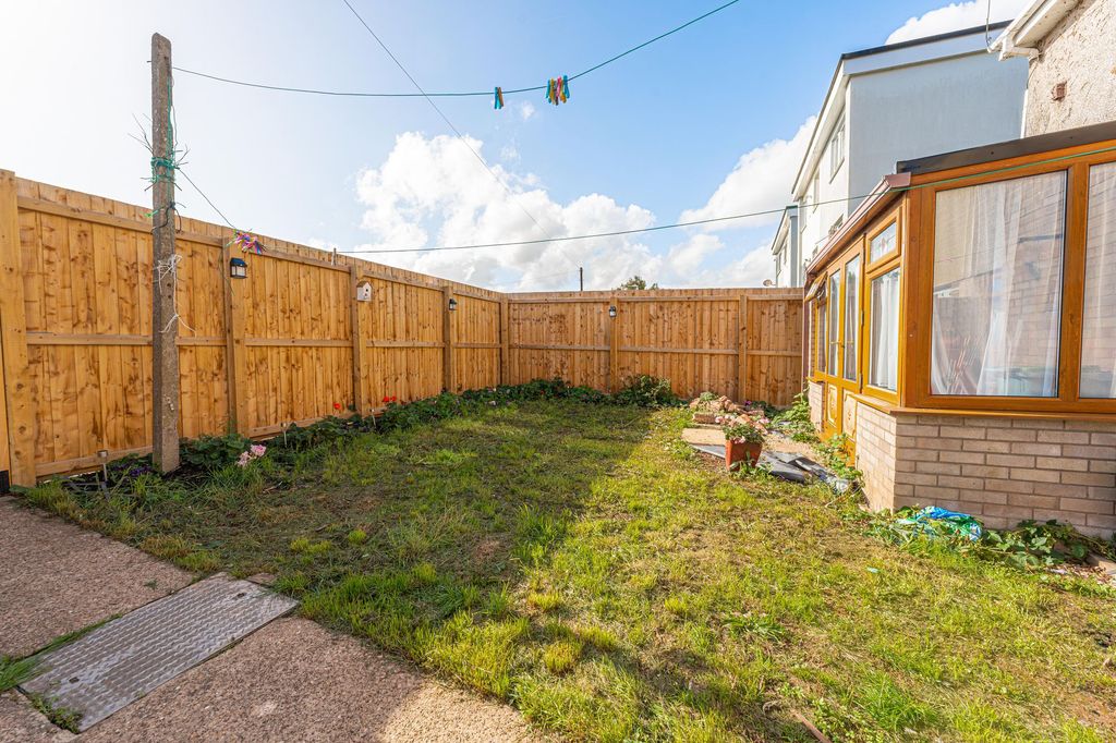 Property photo 3 of 33