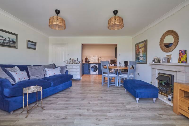 Property photo 2 of 18 Living Space