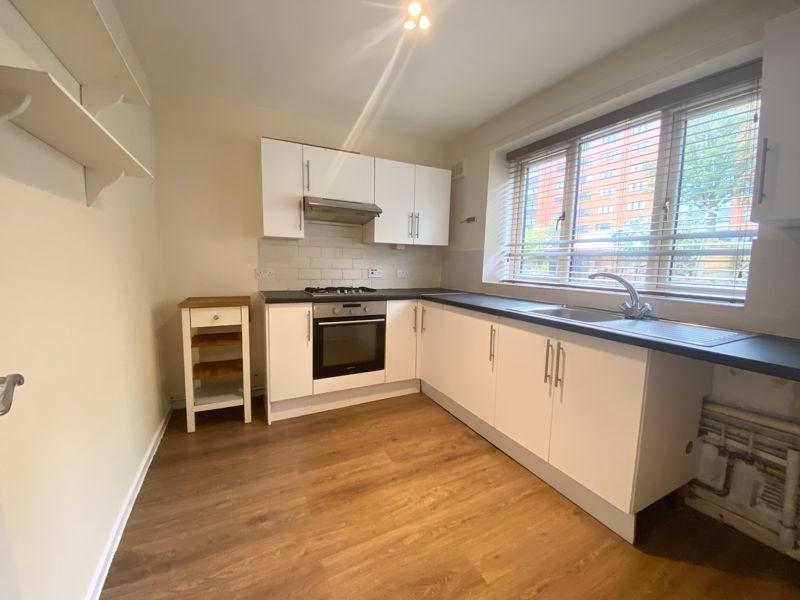 Property photo 3 of 8 Photo 7