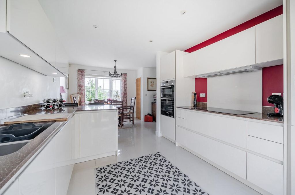 Property photo 3 of 25 Seddons Tiverton