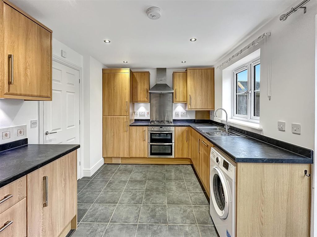 Property photo 3 of 16 Img (16).Jpg